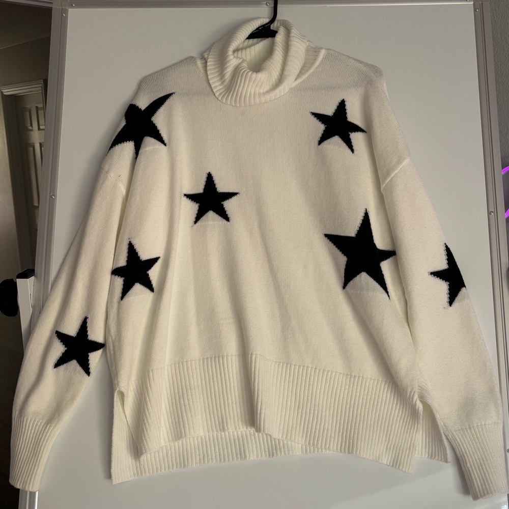 Sweet Romeo Black Star Patterned Cream Turtleneck Sweater